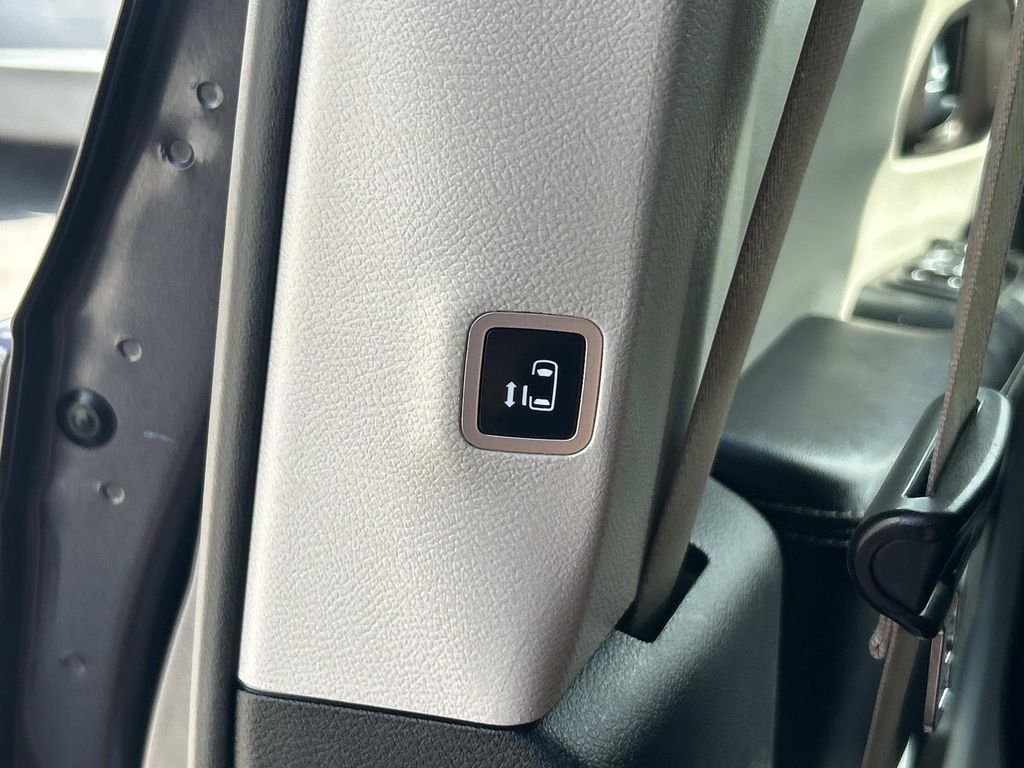 Used 2020 Chrysler Voyager Van