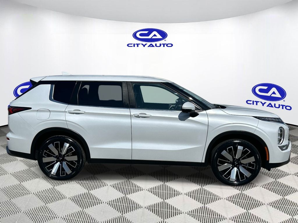 Used 2025 Mitsubishi Outlander SUV
