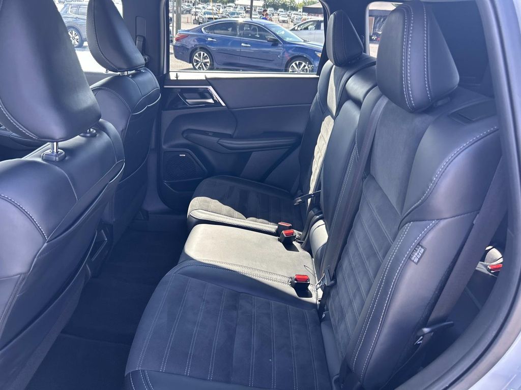 Used 2025 Mitsubishi Outlander SUV