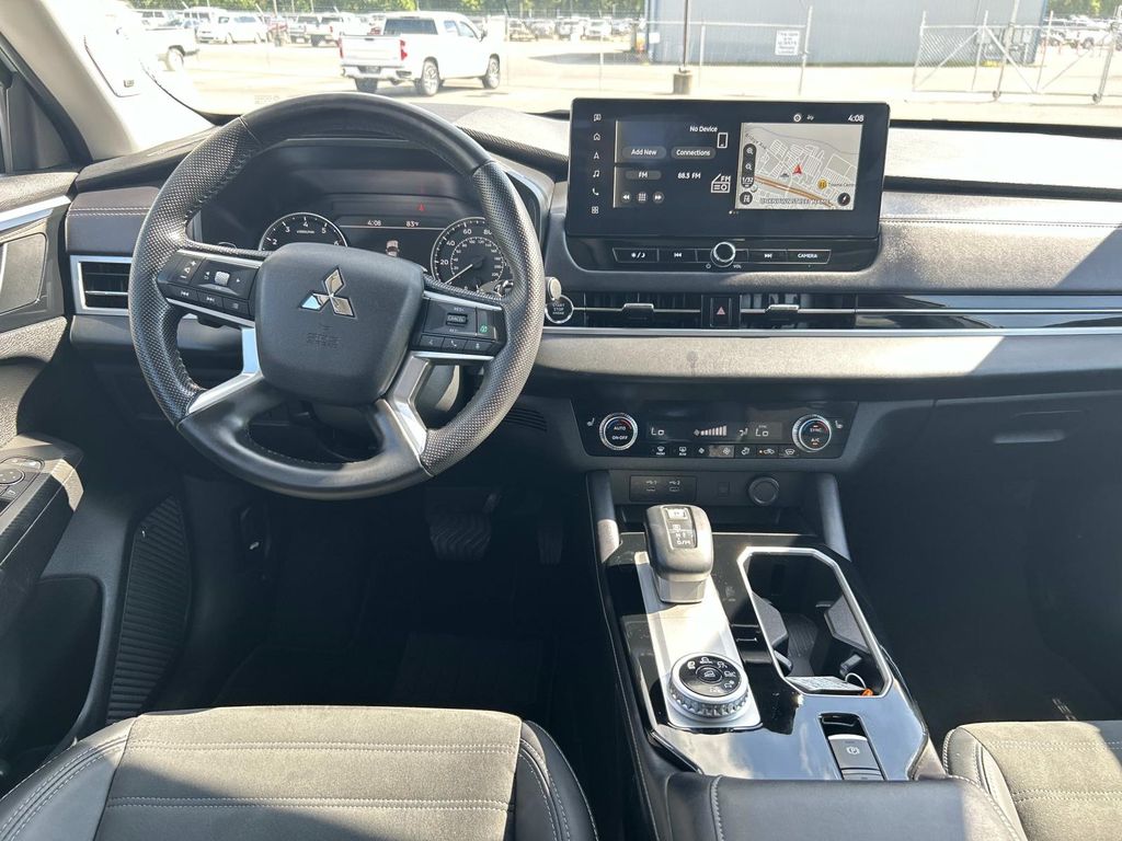 Used 2025 Mitsubishi Outlander SUV