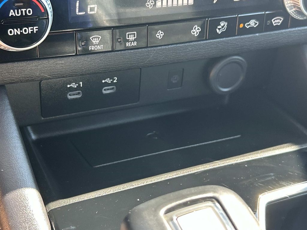 Used 2025 Mitsubishi Outlander SUV