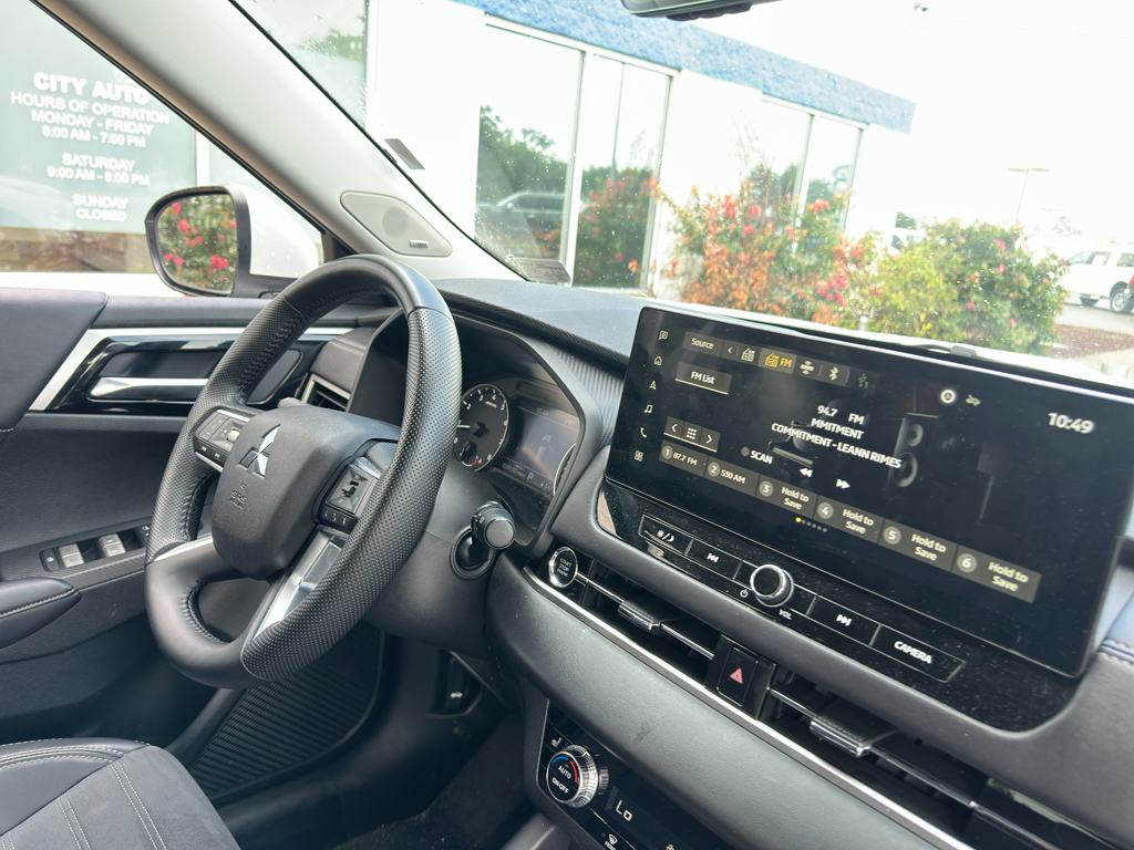 Used 2025 Mitsubishi Outlander SUV