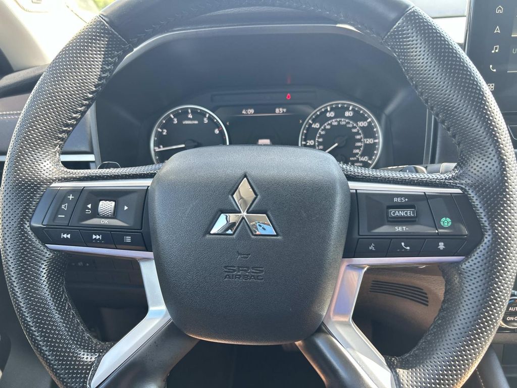 Used 2025 Mitsubishi Outlander SUV