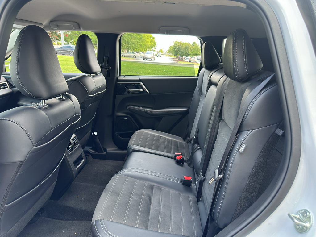 Used 2025 Mitsubishi Outlander SUV