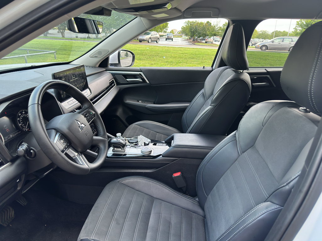 Used 2025 Mitsubishi Outlander SUV