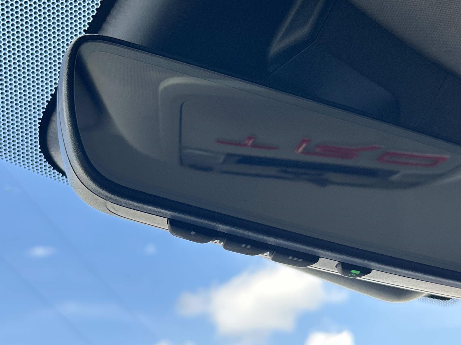Vehicle photo 31
