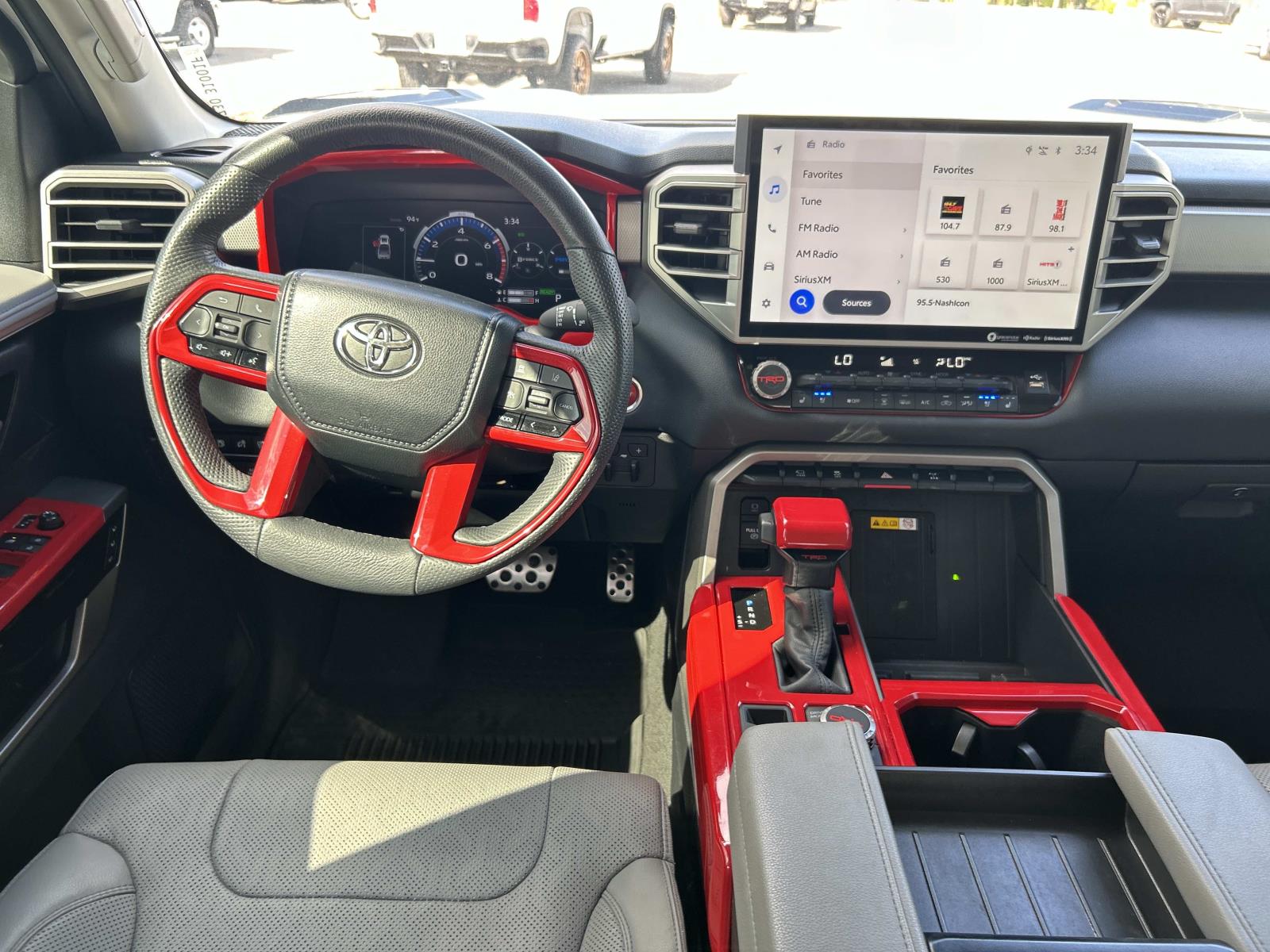 Vehicle photo 22