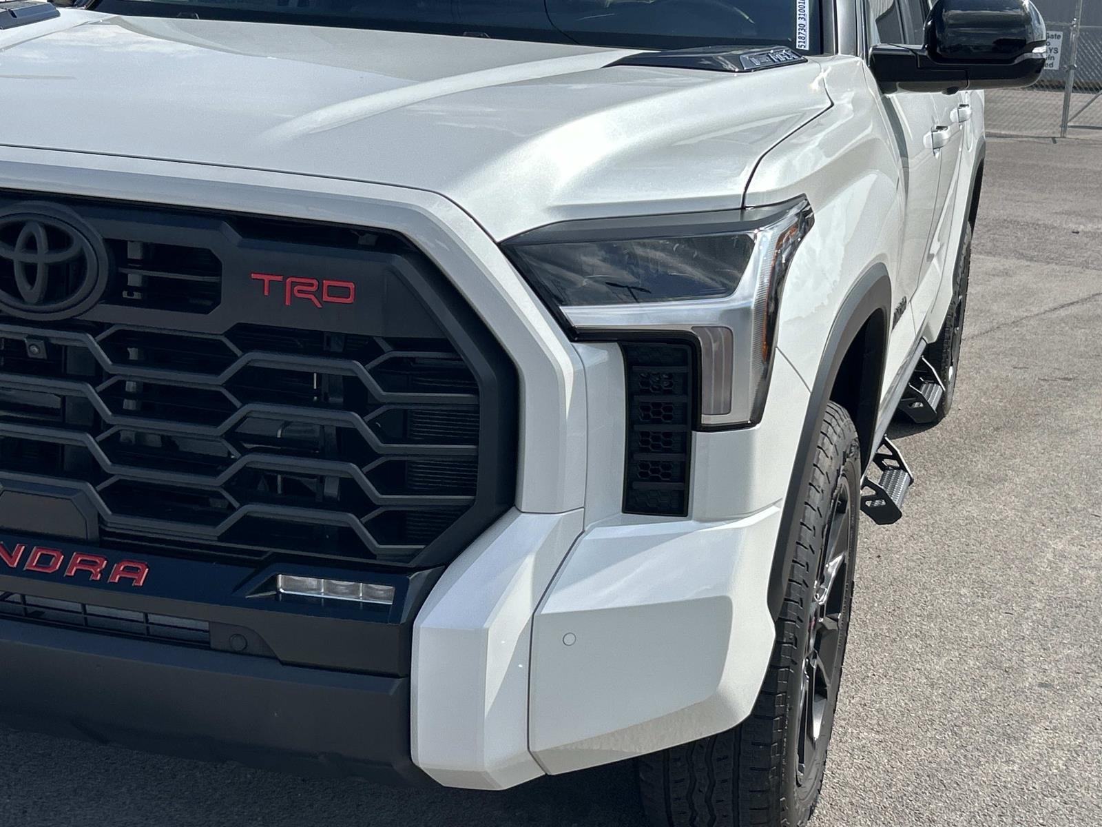 Vehicle photo 11