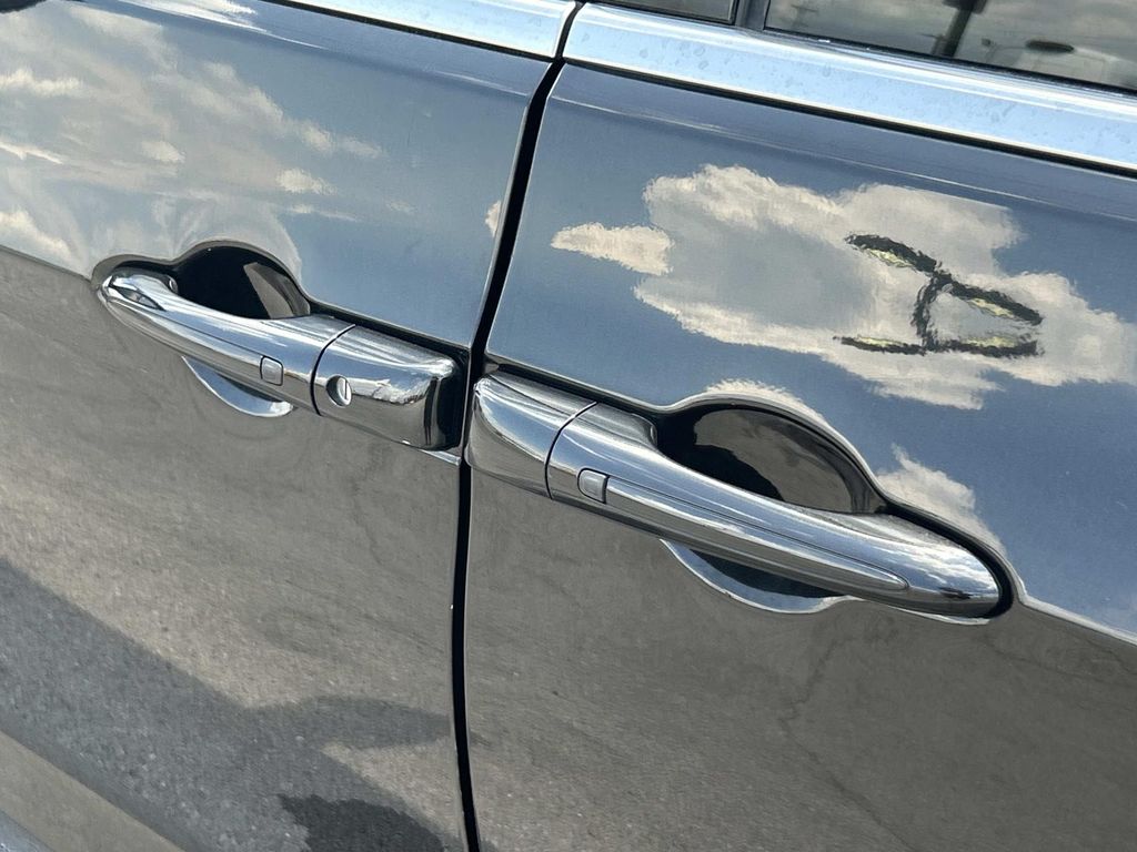 Used 2023 Chrysler Pacifica Van