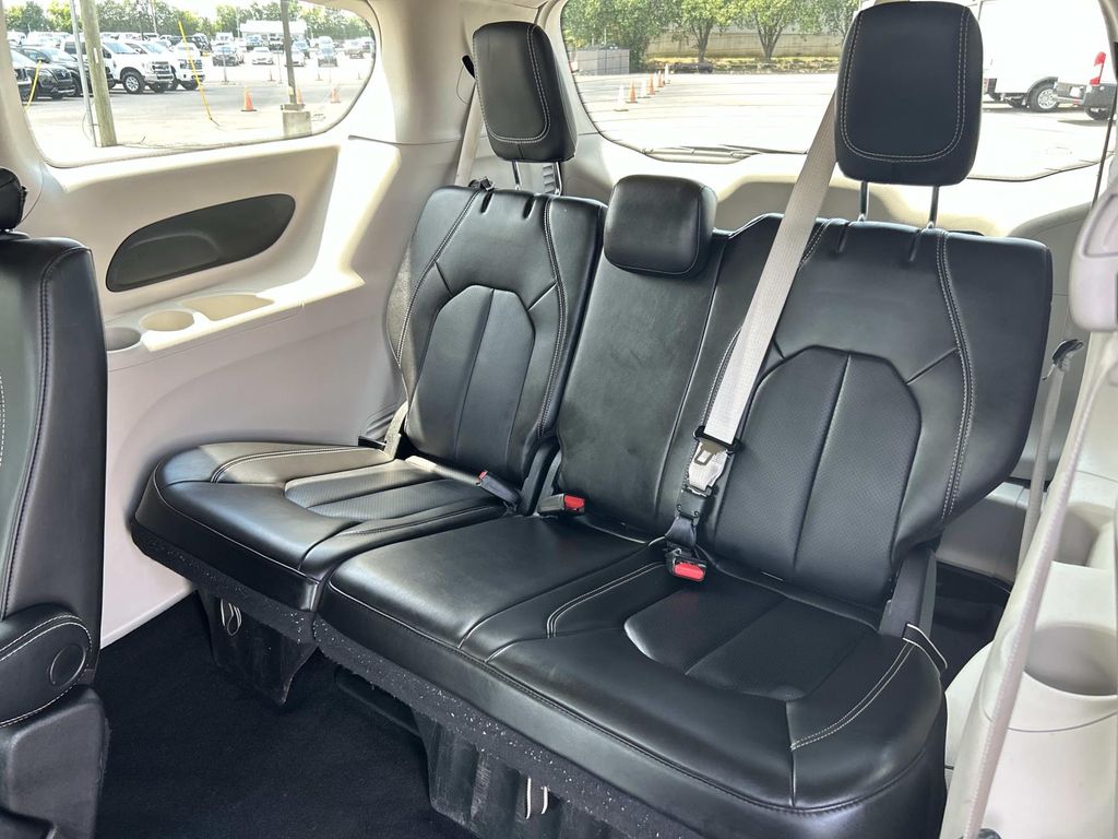 Used 2023 Chrysler Pacifica Van