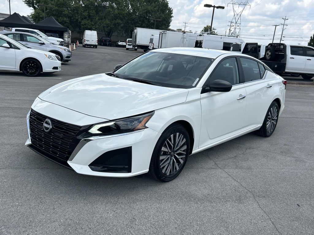 Used 2025 Nissan Altima Sedan