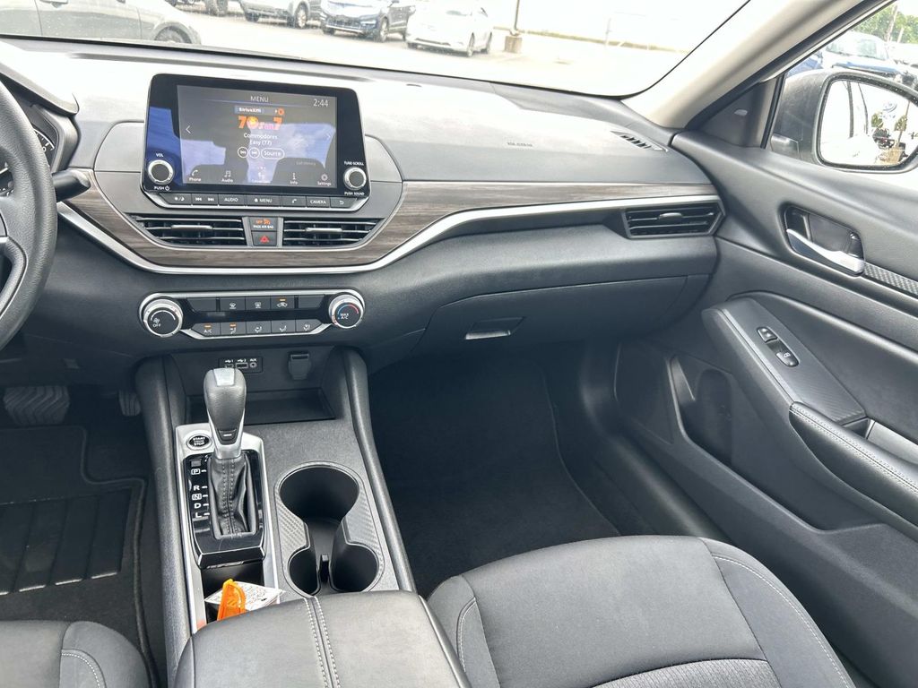 Used 2025 Nissan Altima Sedan
