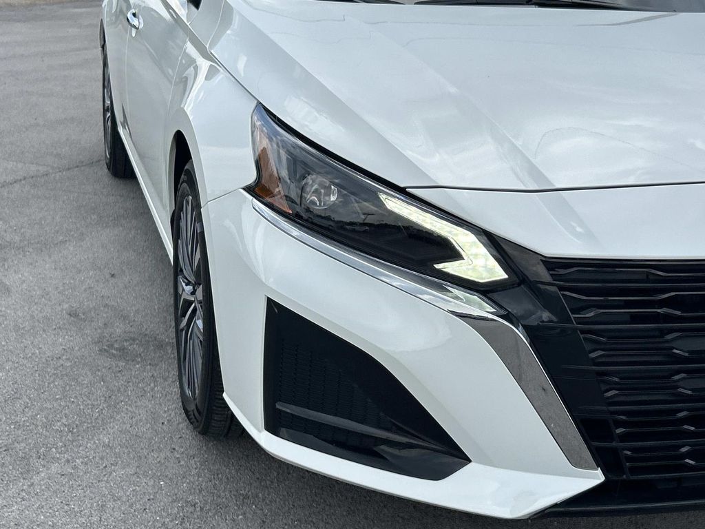 Used 2025 Nissan Altima Sedan
