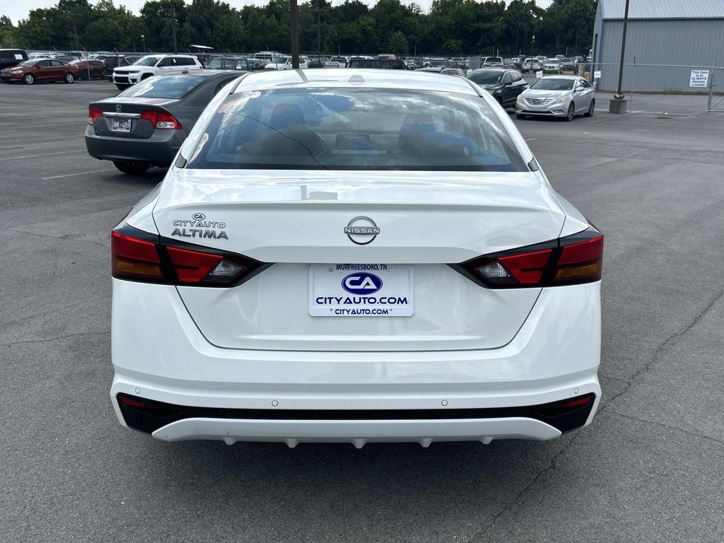 Used 2025 Nissan Altima Sedan