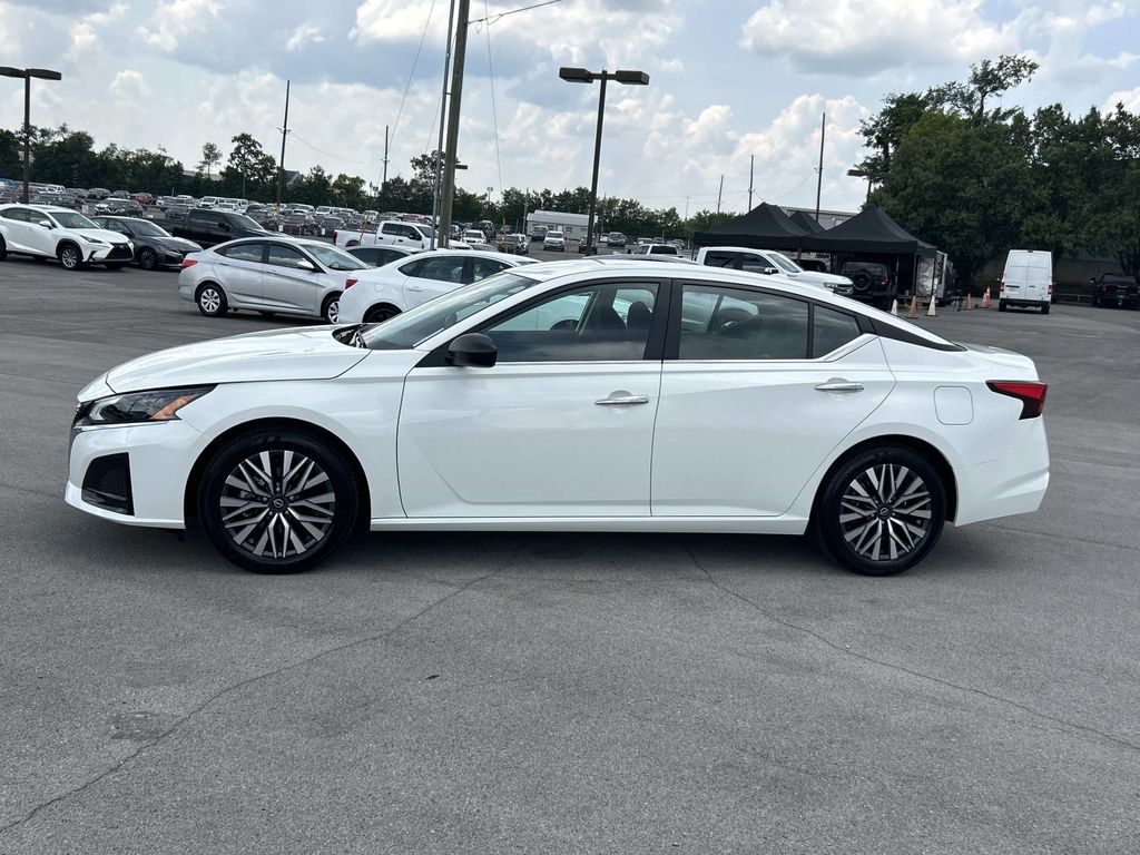 Used 2025 Nissan Altima Sedan