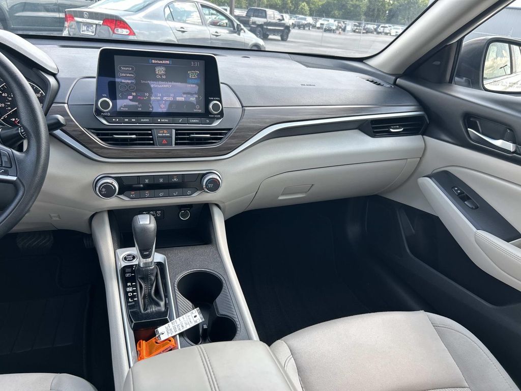 2025 Nissan Altima SV - Photo 19