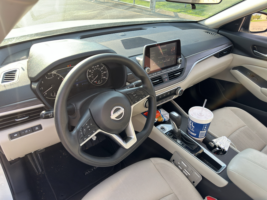 Used 2025 Nissan Altima Sedan
