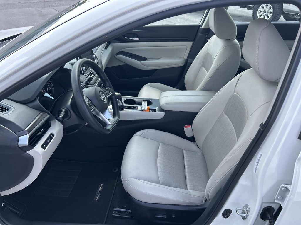 2025 Nissan Altima SV - Photo 23