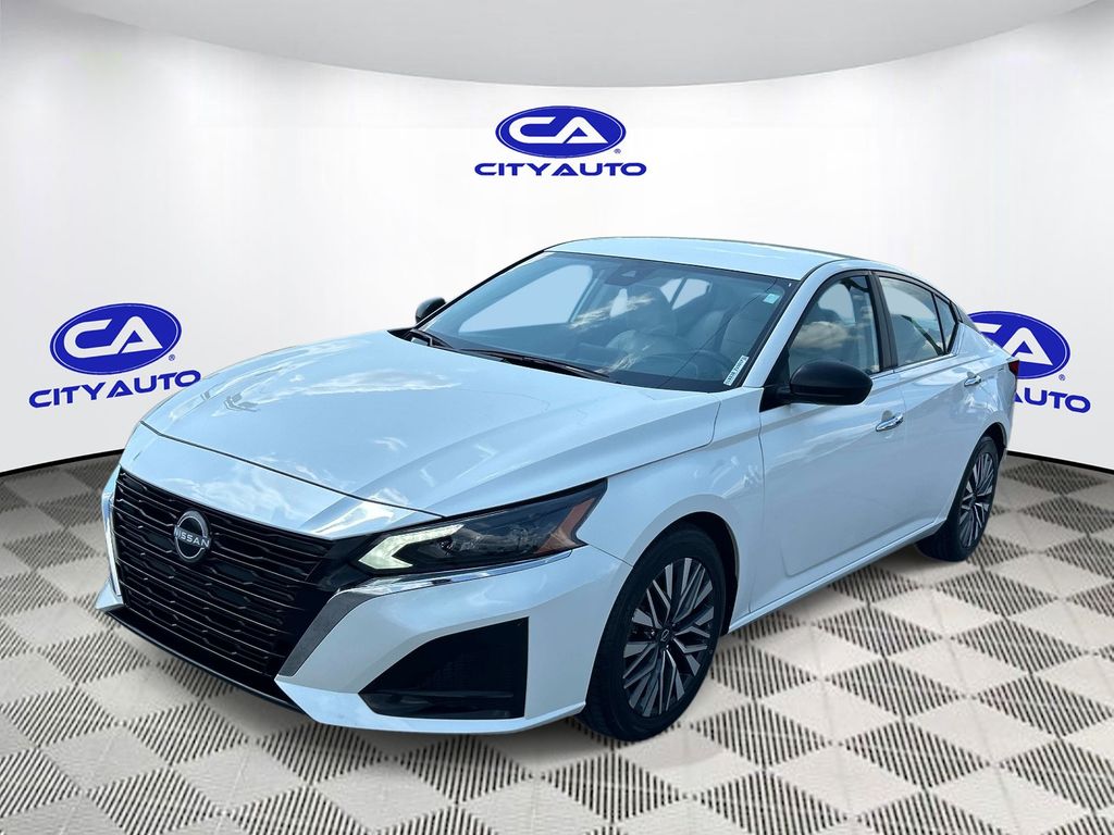 2025 Nissan Altima SV - Photo 8