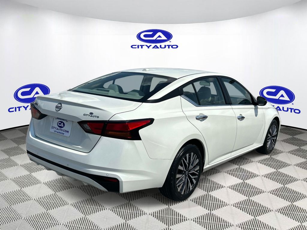2025 Nissan Altima SV - Photo 3