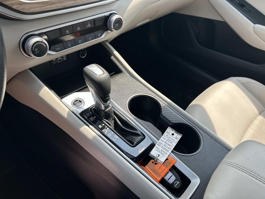 2025 Nissan Altima SV - Photo 30