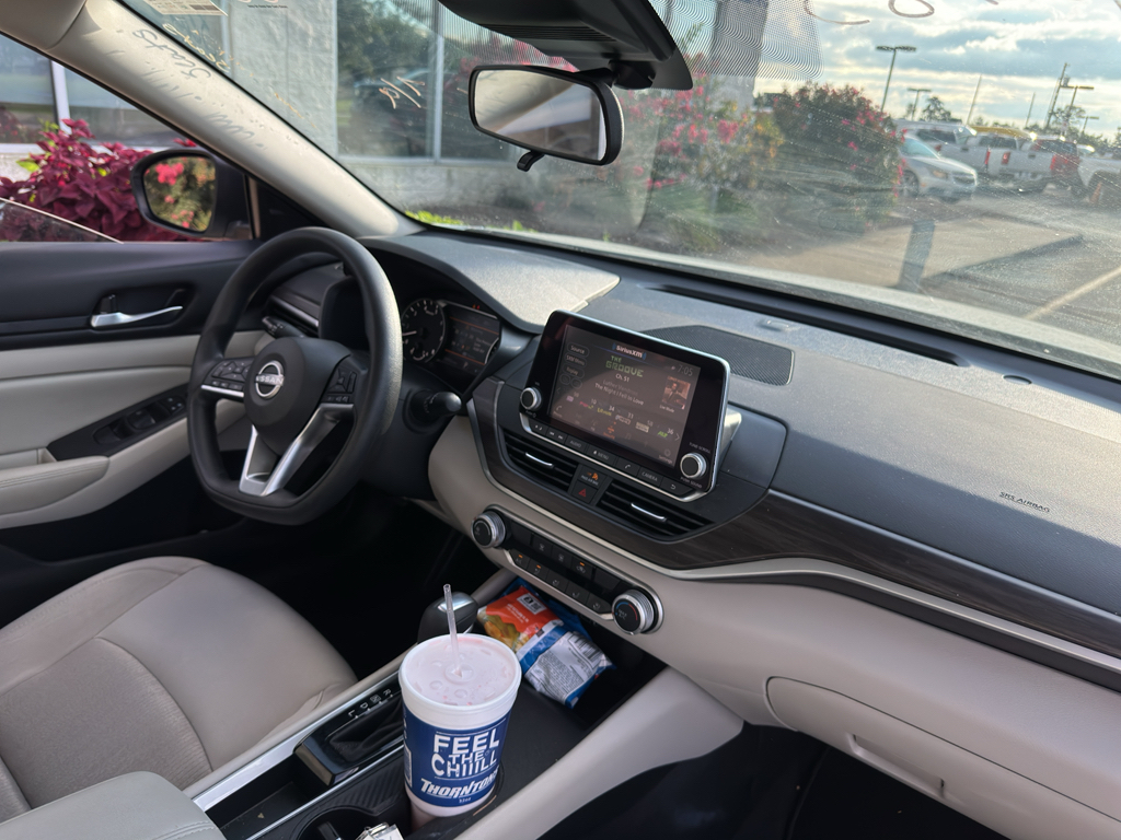 Used 2025 Nissan Altima Sedan