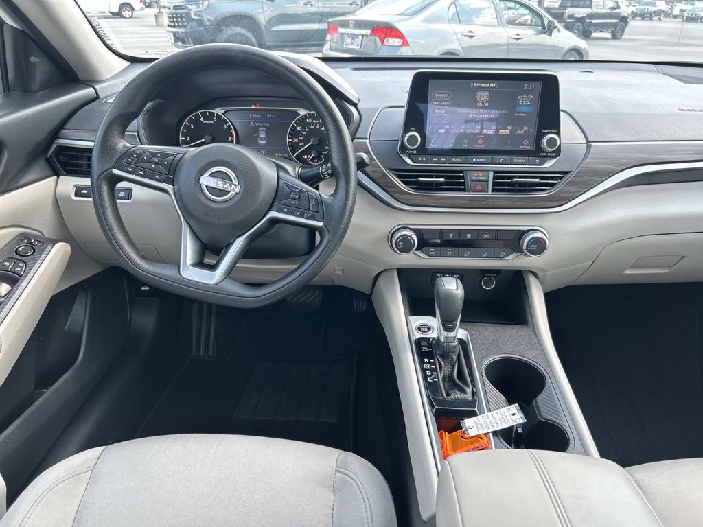 2025 Nissan Altima SV - Photo 17