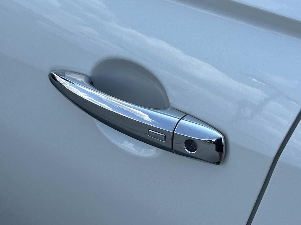 2025 Nissan Altima SV - Photo 16