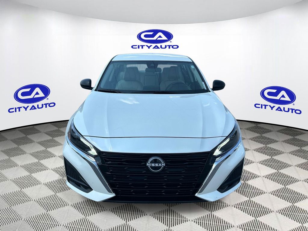 2025 Nissan Altima SV - Photo 10