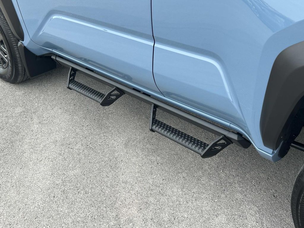 Vehicle photo 17