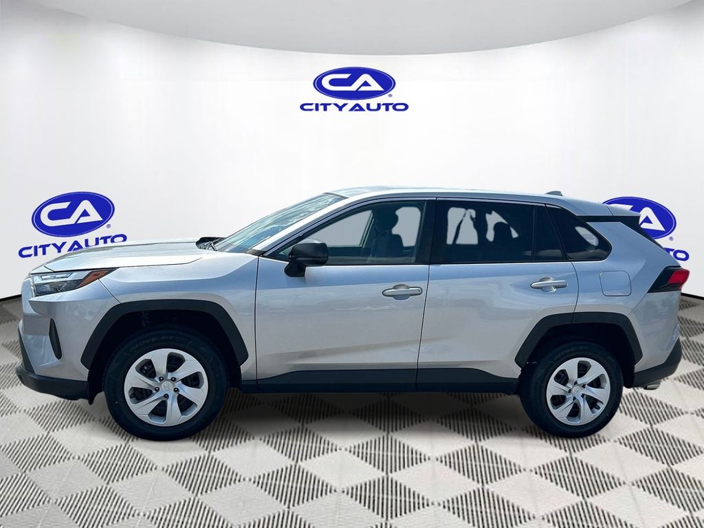 Vehicle photo 7