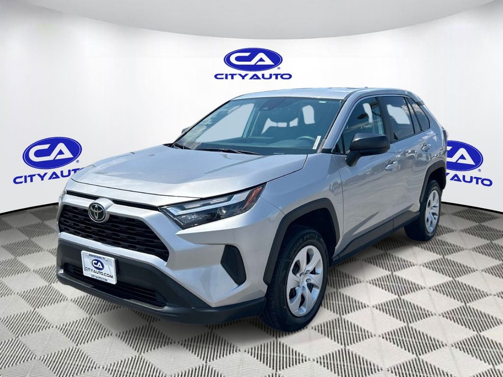 Vehicle photo 8