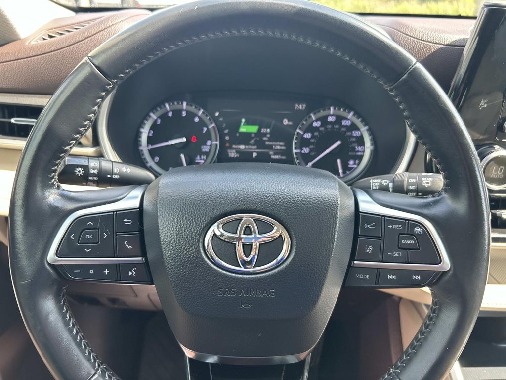 Used 2020 Toyota Highlander SUV