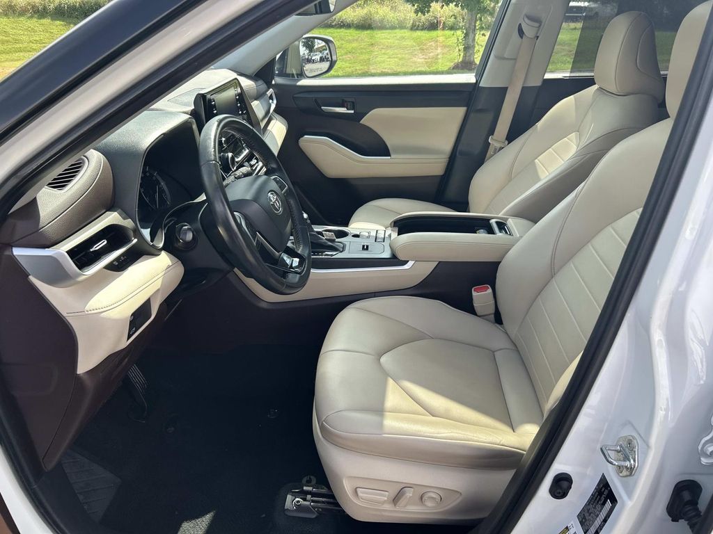 Used 2020 Toyota Highlander SUV