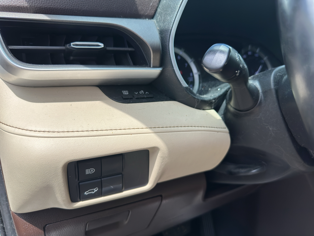 Used 2020 Toyota Highlander SUV
