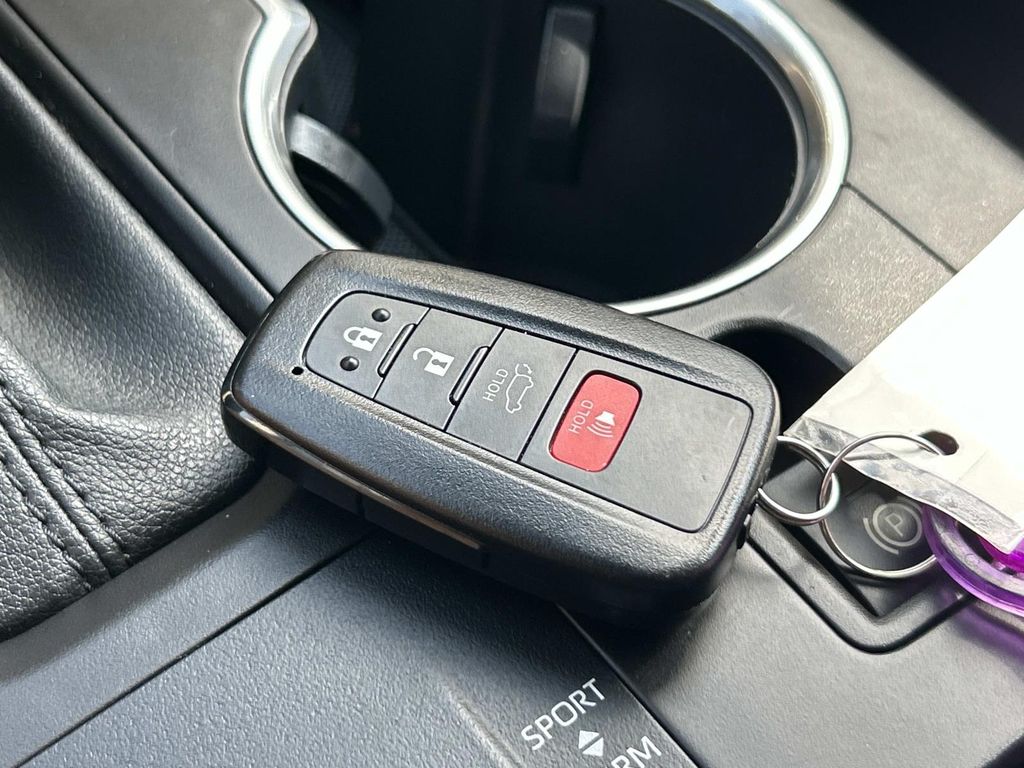 Used 2020 Toyota Highlander SUV