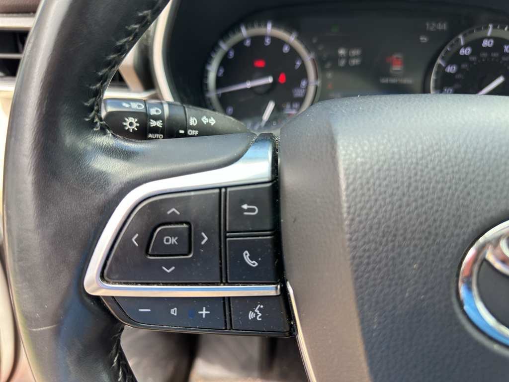 Used 2020 Toyota Highlander SUV