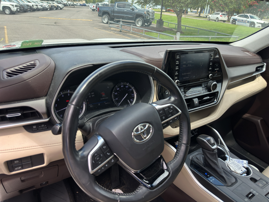 Used 2020 Toyota Highlander SUV