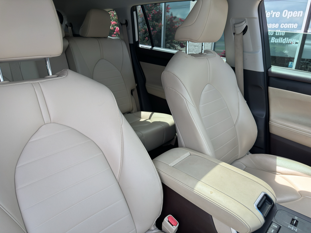 Used 2020 Toyota Highlander SUV