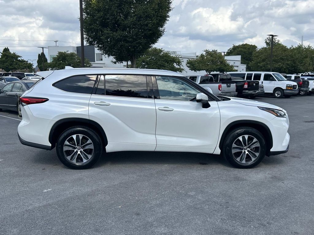 Used 2020 Toyota Highlander SUV