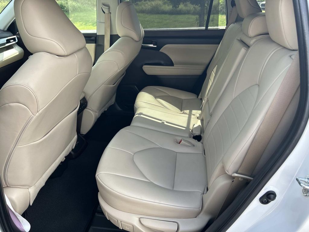 Used 2020 Toyota Highlander SUV