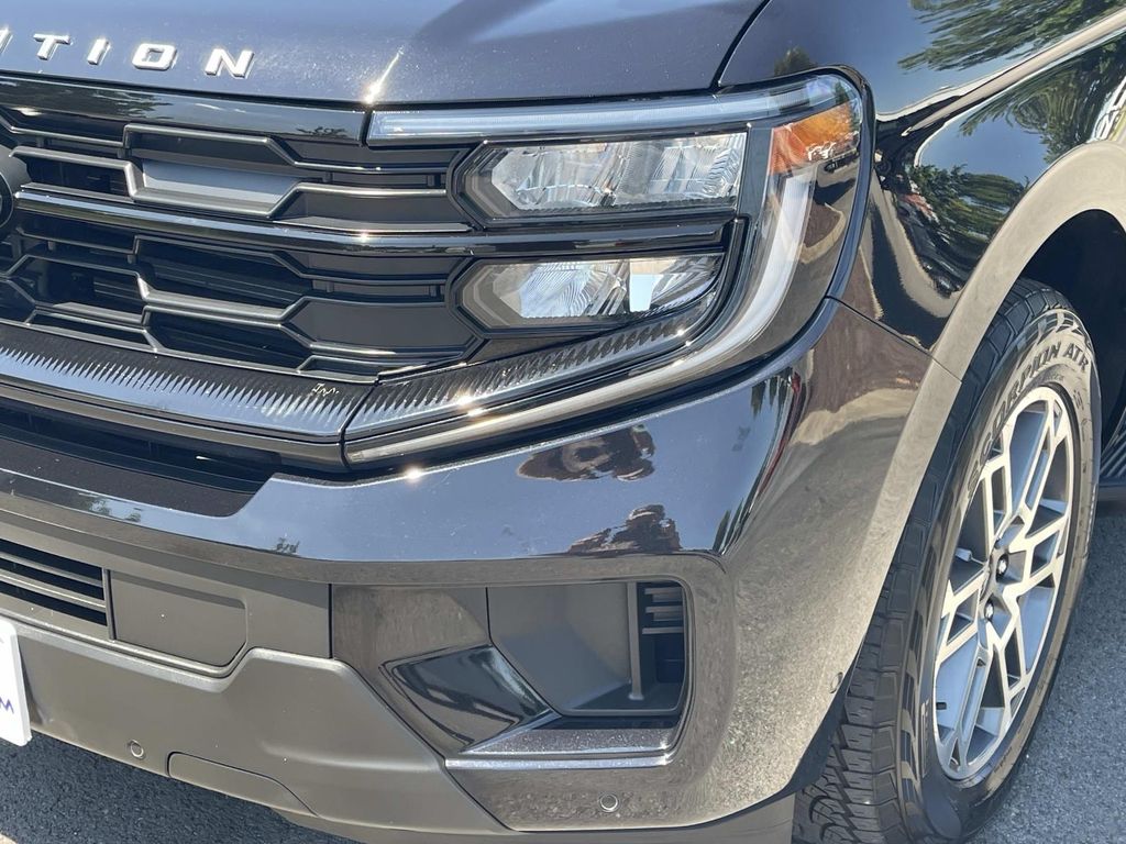 Used 2025 Ford Expedition SUV