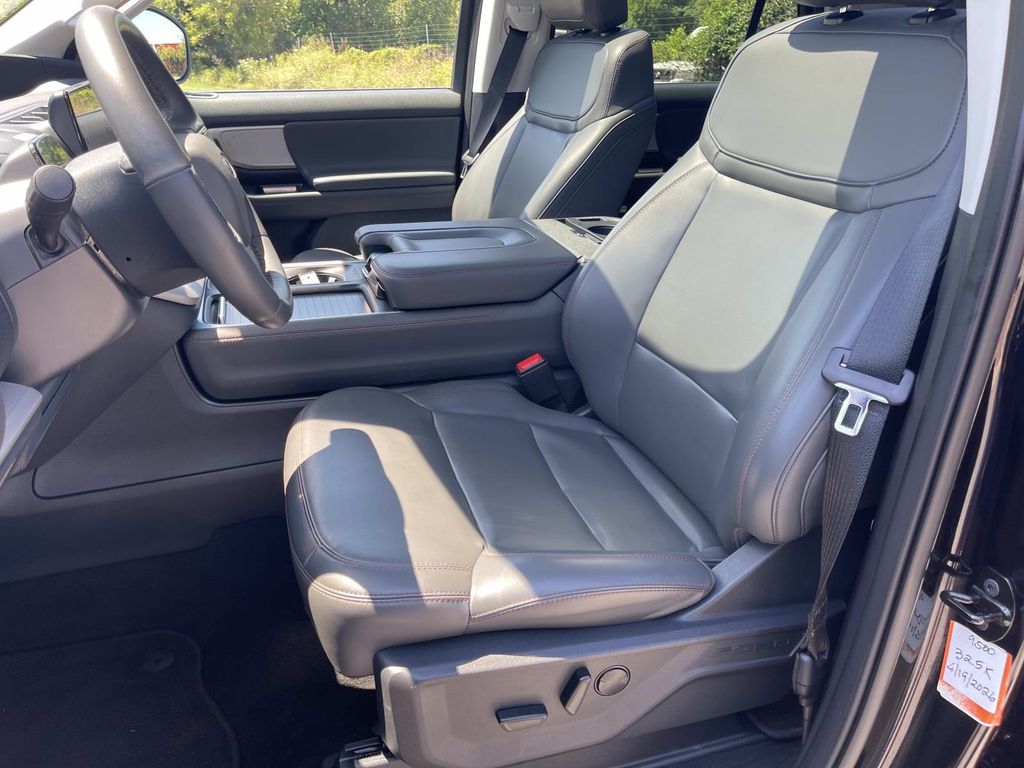 Used 2025 Ford Expedition SUV