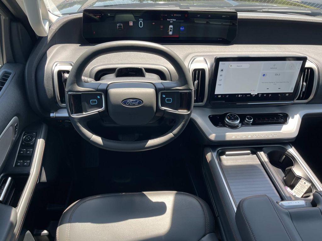 Used 2025 Ford Expedition SUV