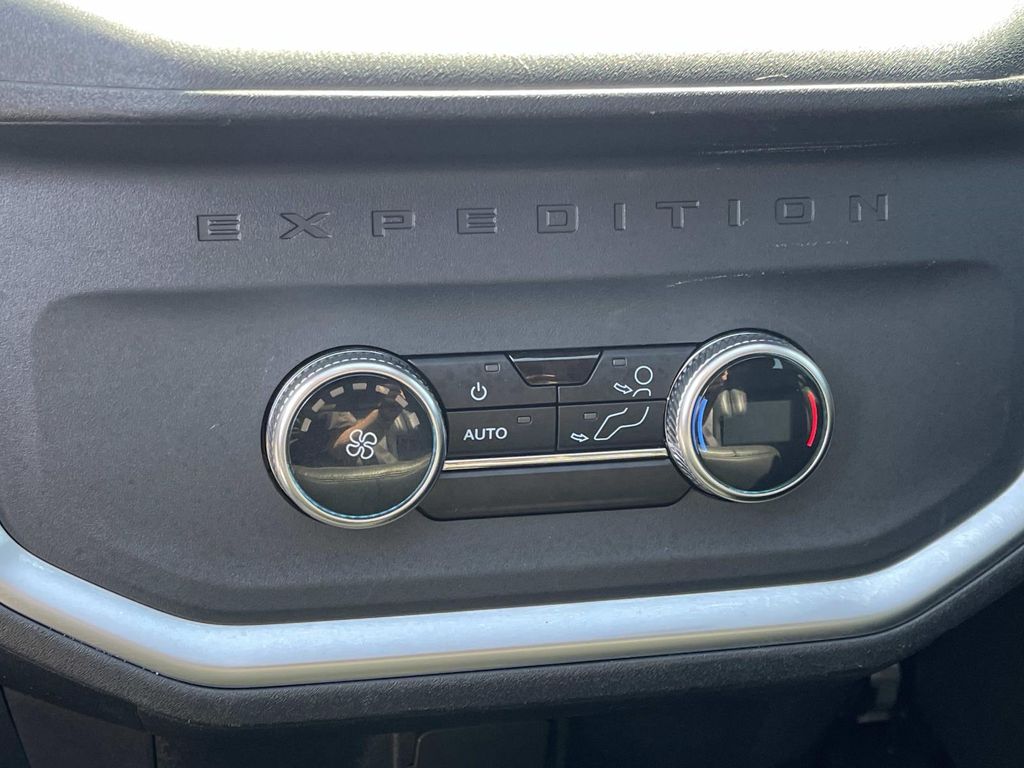 Used 2025 Ford Expedition SUV