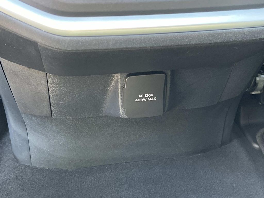 Used 2025 Ford Expedition SUV