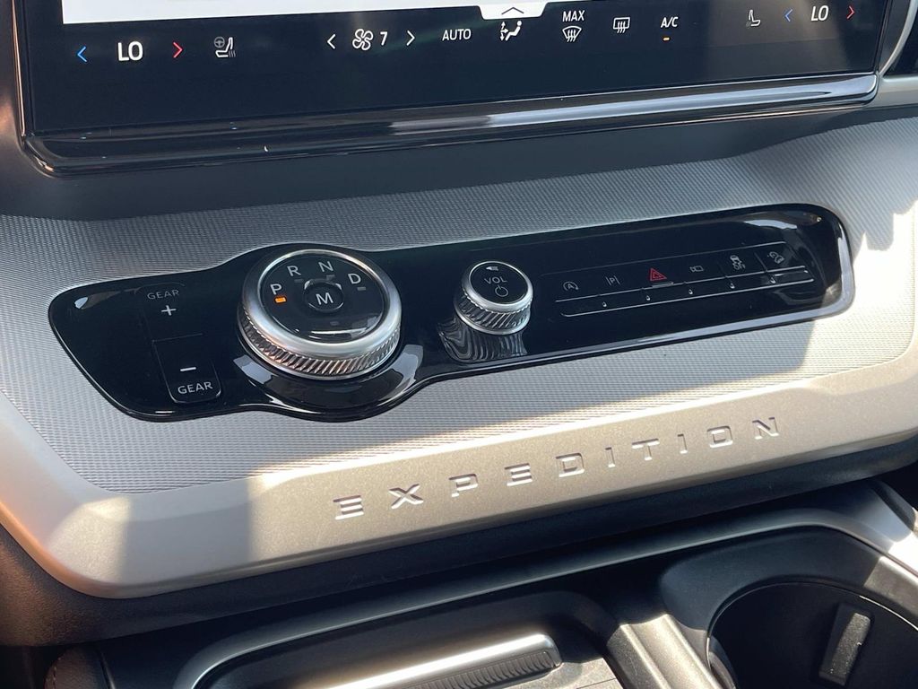 Used 2025 Ford Expedition SUV