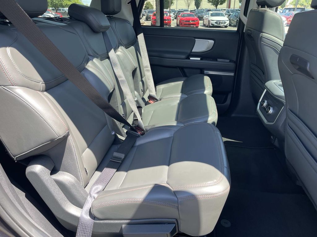 Used 2025 Ford Expedition SUV