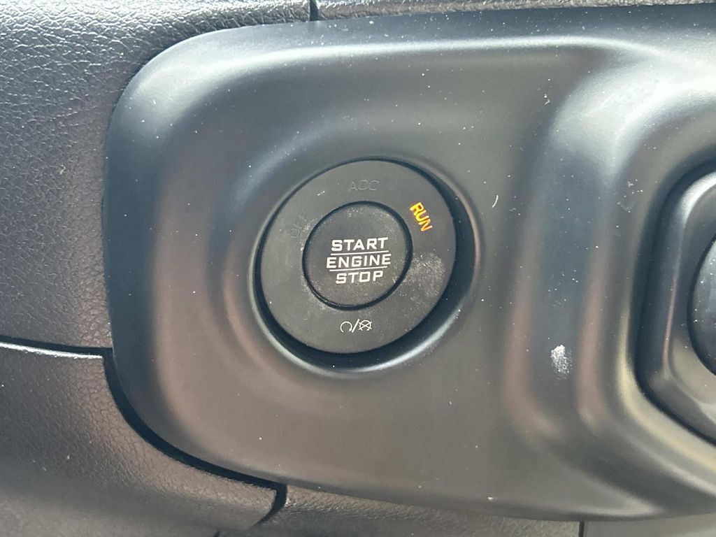Used 2019 Jeep Wrangler SUV