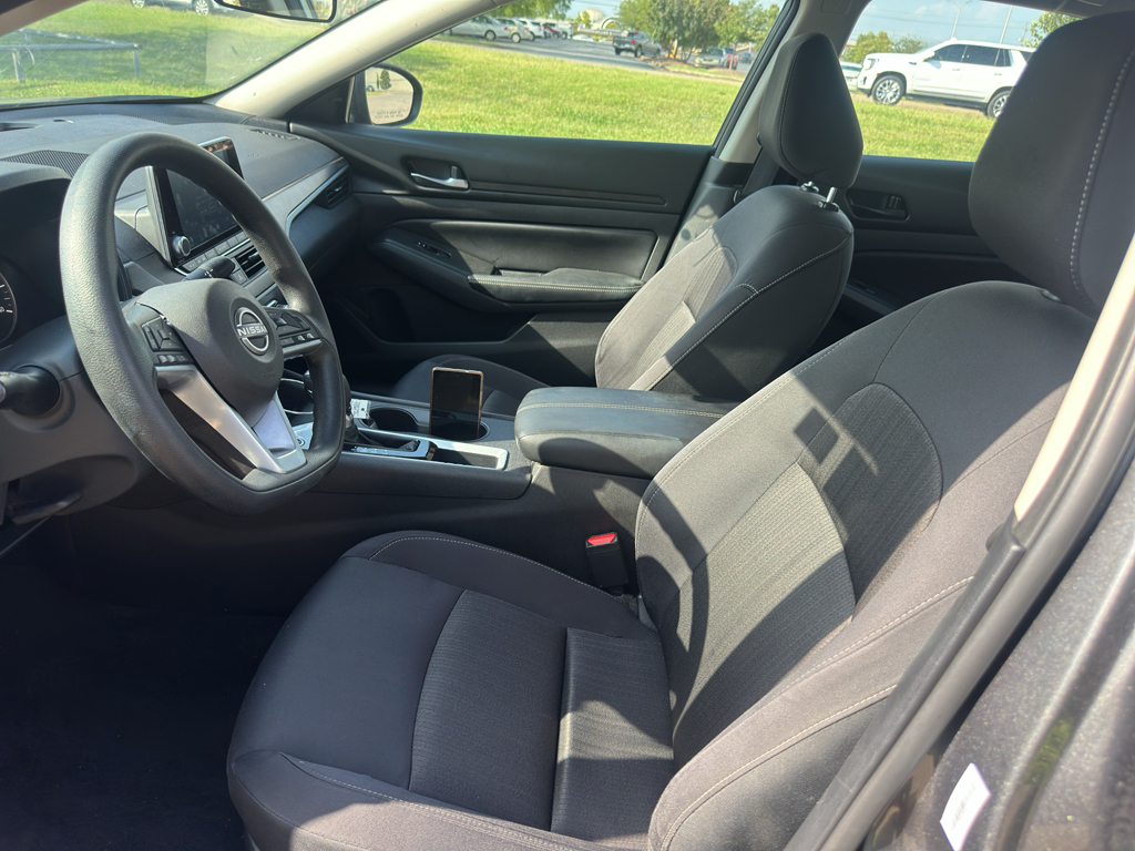 Used 2025 Nissan Altima Sedan
